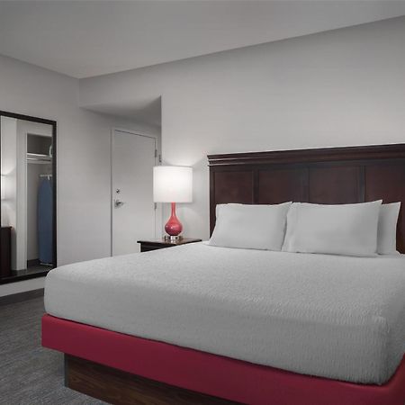 Hampton Inn & Suites Omaha-Downtown Bagian luar foto