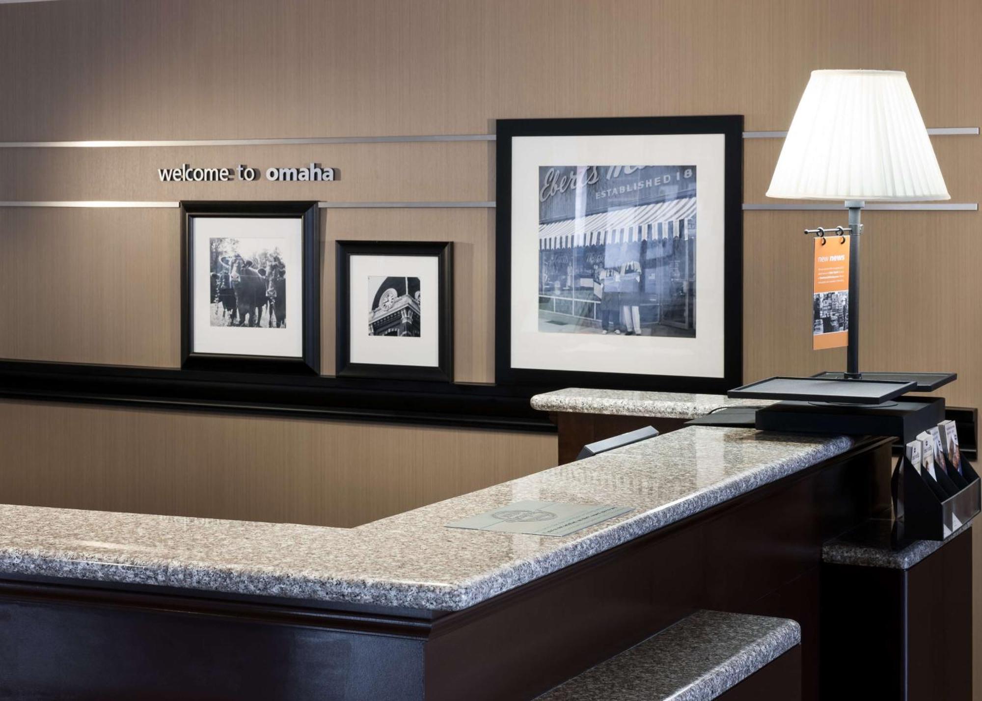 Hampton Inn & Suites Omaha-Downtown Bagian luar foto