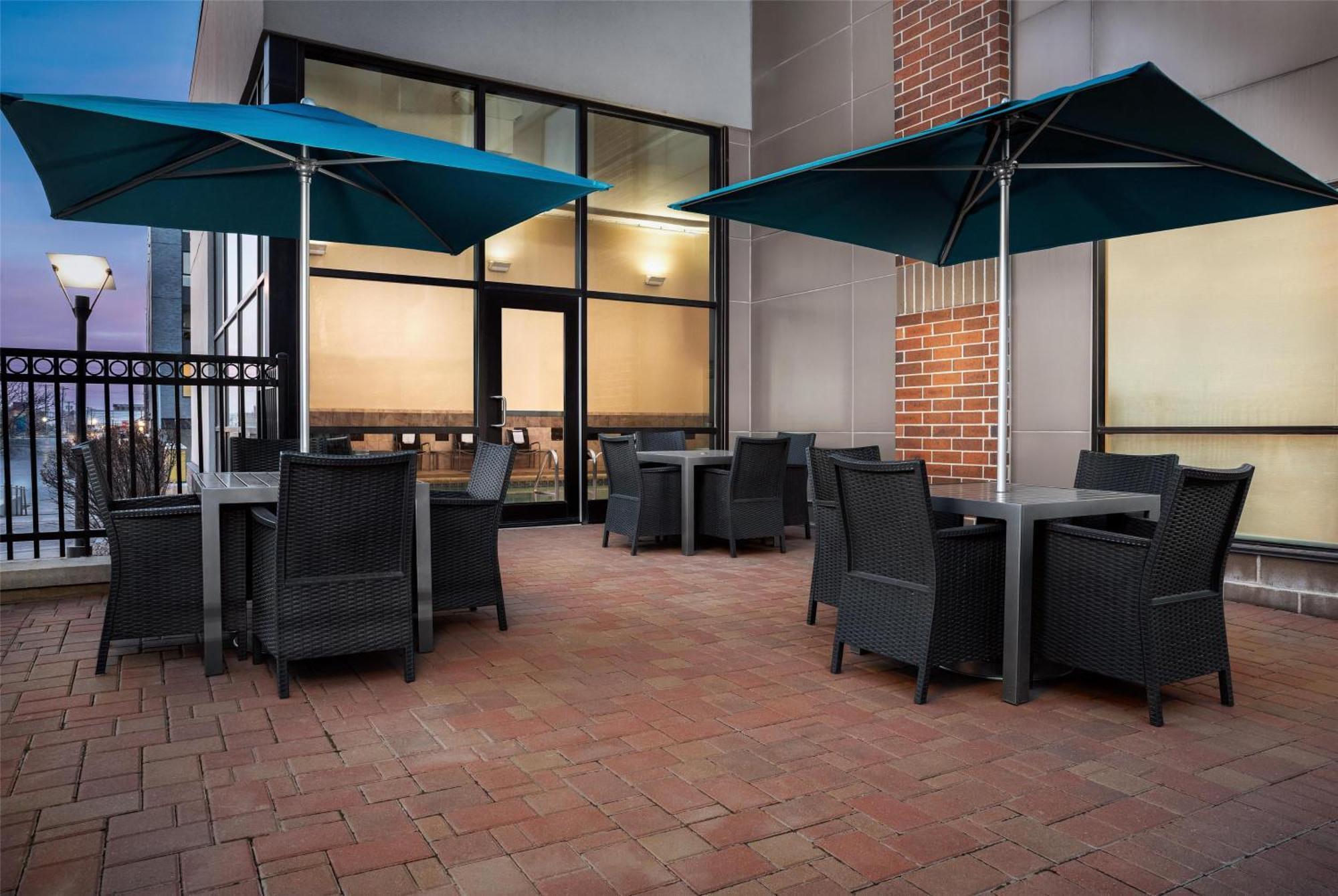 Hampton Inn & Suites Omaha-Downtown Bagian luar foto