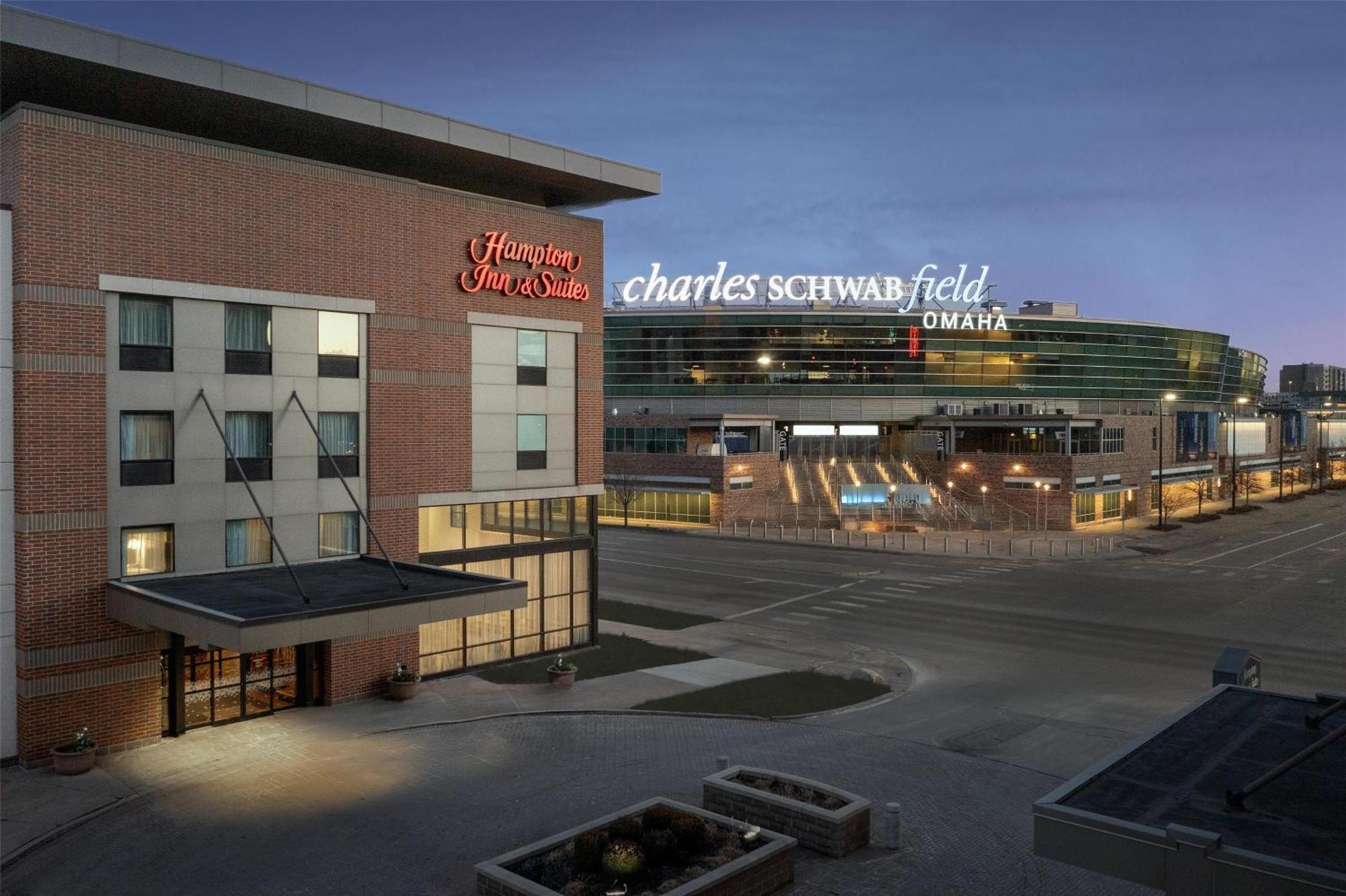 Hampton Inn & Suites Omaha-Downtown Bagian luar foto