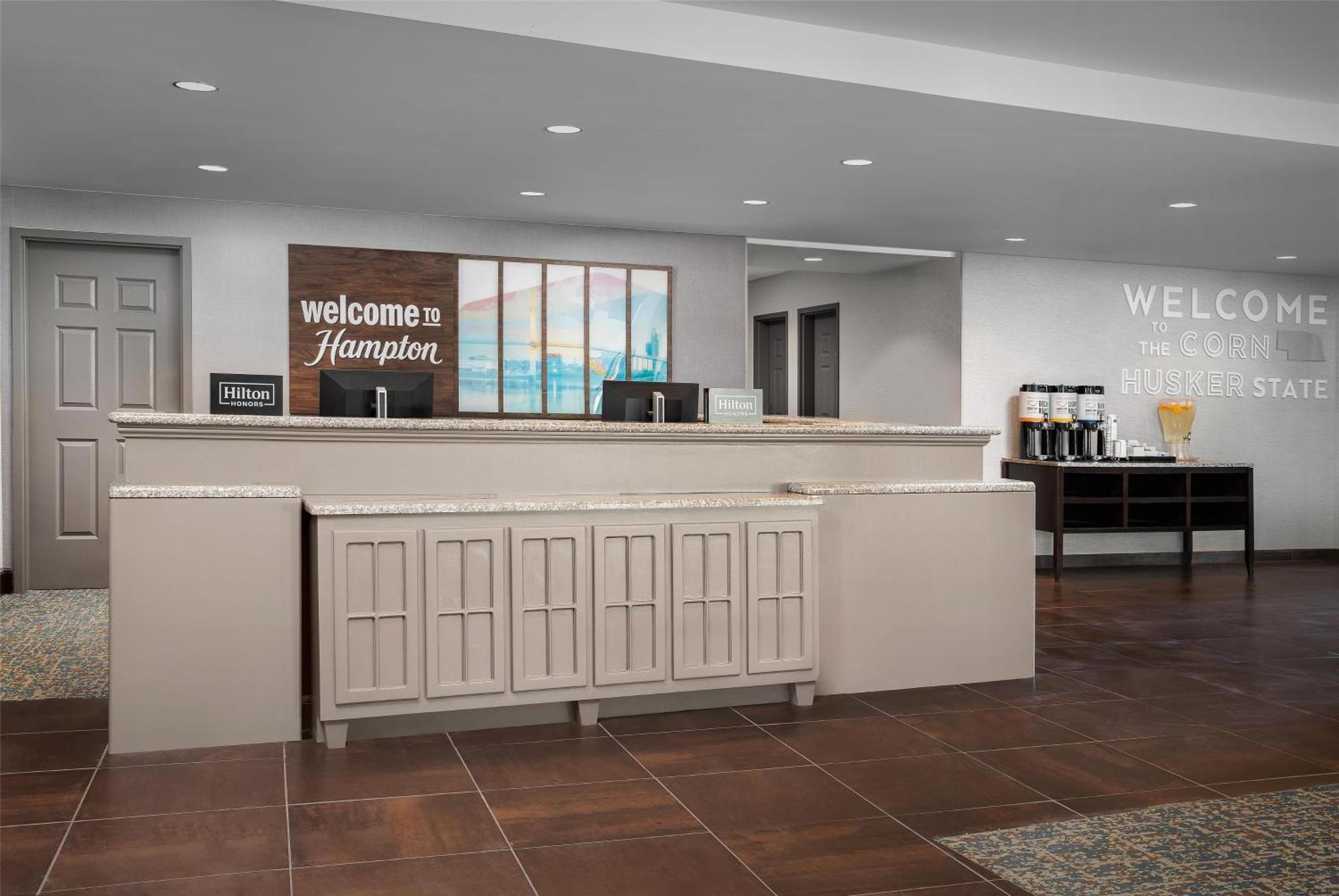 Hampton Inn & Suites Omaha-Downtown Bagian luar foto