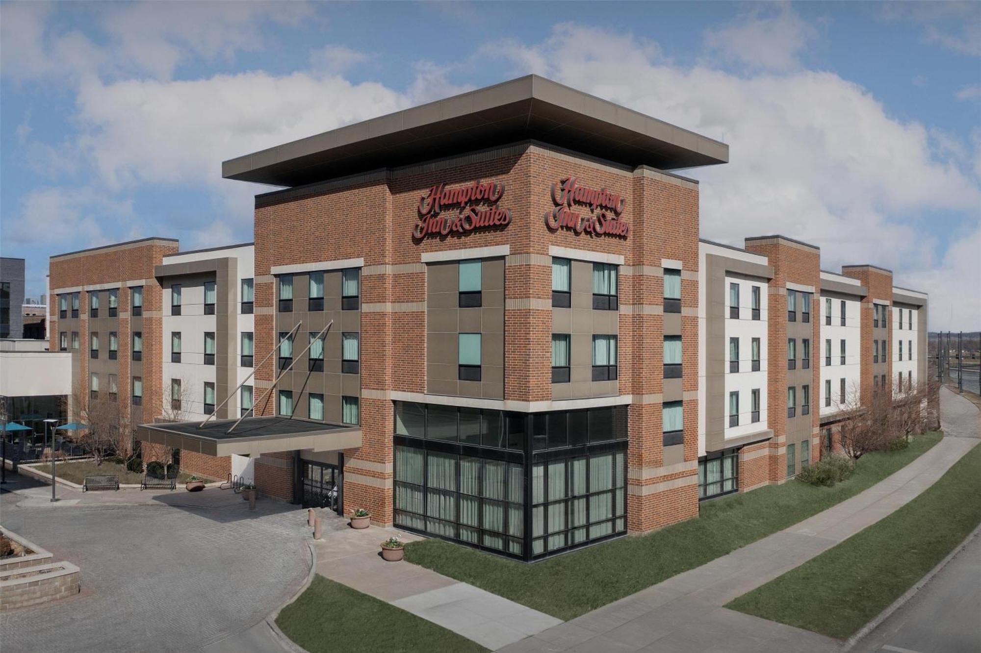 Hampton Inn & Suites Omaha-Downtown Bagian luar foto