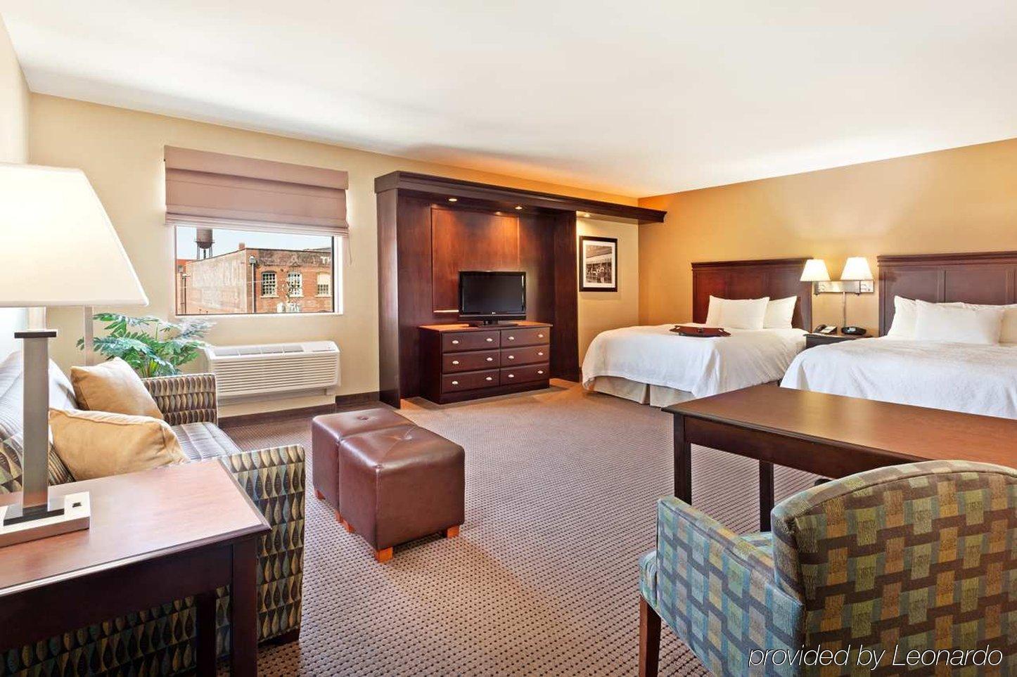 Hampton Inn & Suites Omaha-Downtown Bagian luar foto